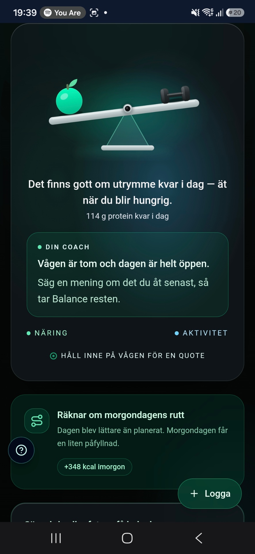 Mia Balance i mobilen: vågen med mat och rörelse i balans, coach-kortet och Logga-knappen.